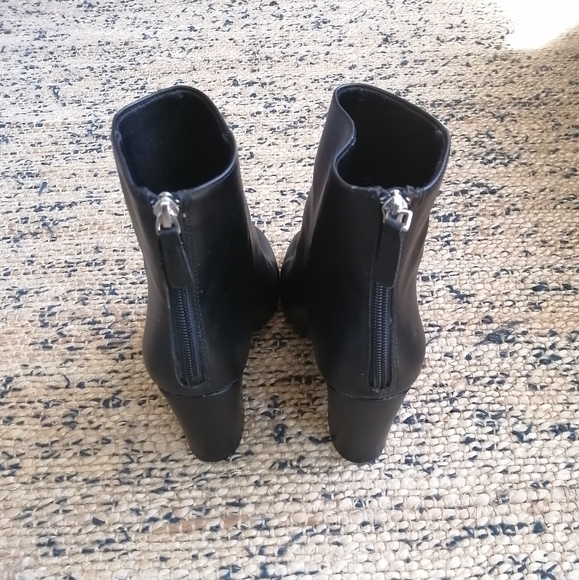 Christian Siriano Black Heeled Boots, size 7.5 - Picture 5 of 9